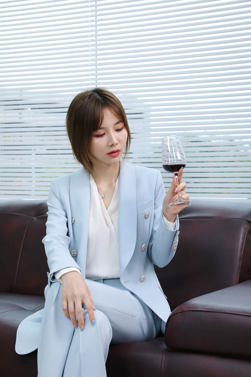 2021.9.16日文艺女酒客图片(图1)